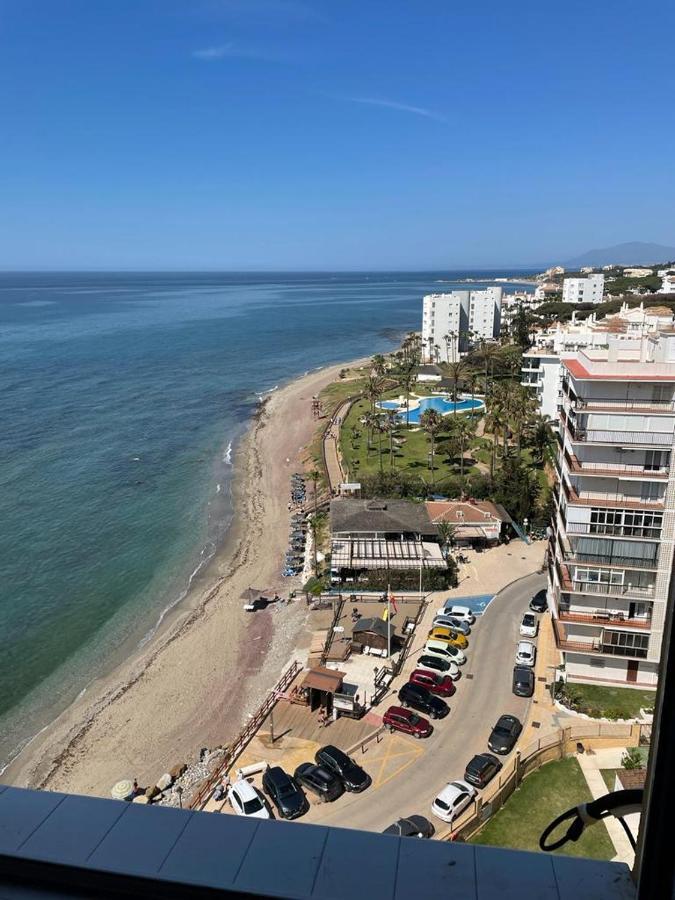 Апартаменты Studio On The Beach Front Малага Экстерьер фото